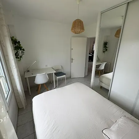 펜션 Maison Spacieuse Proche De Caen Colombelles