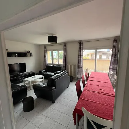 펜션 Maison Spacieuse Proche De Caen Colombelles